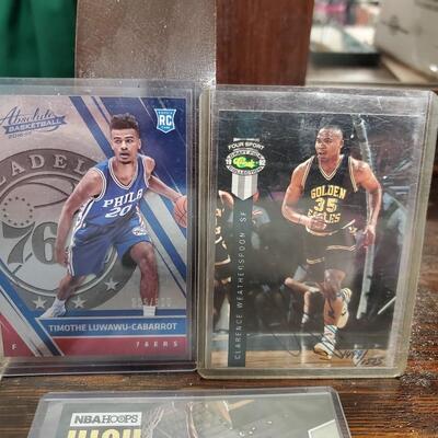 Lot of 3 basketball cards