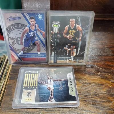 Lot of 3 basketball cards