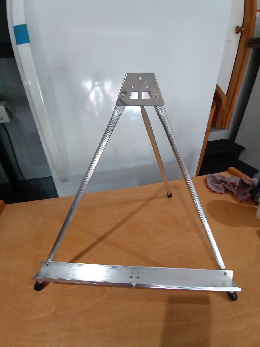 LOT 103 LARGE SKETCH PAD, ALUMINUM EASEL AND MORE