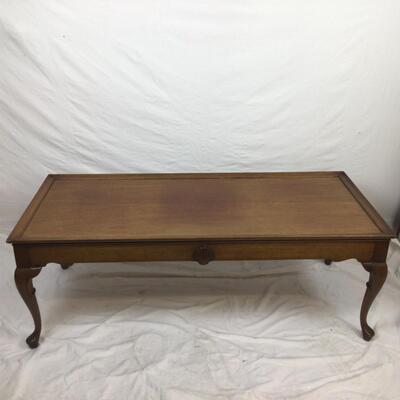 5472 Vintage Queen Anne Style coffee table