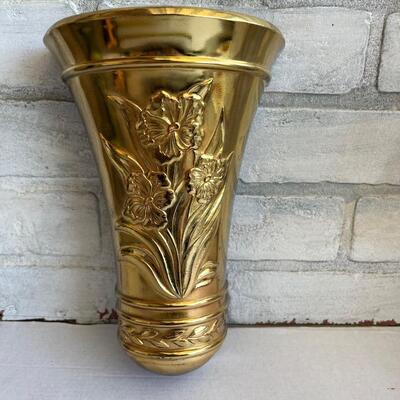 Vintage Syroco wall pocket