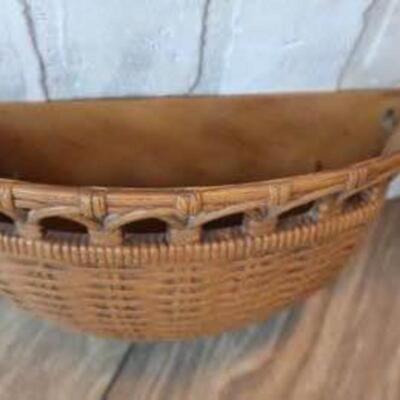 Set of two Syroco basket wall pockets
