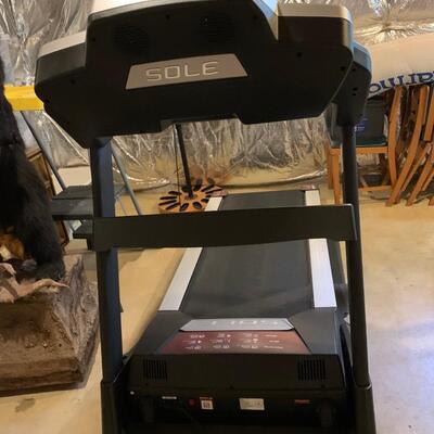 Lot 600R: Sole F80 Treadmill
