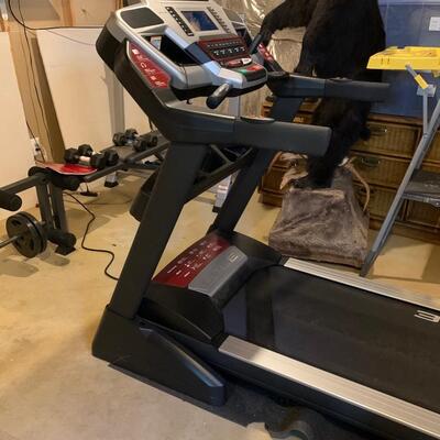 Lot 600R: Sole F80 Treadmill