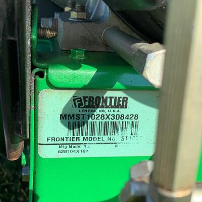 Lot 526R: Frontier ST1028 Snow Blower