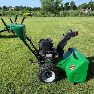 Lot 526R: Frontier ST1028 Snow Blower