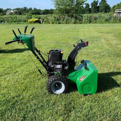 Lot 526R: Frontier ST1028 Snow Blower