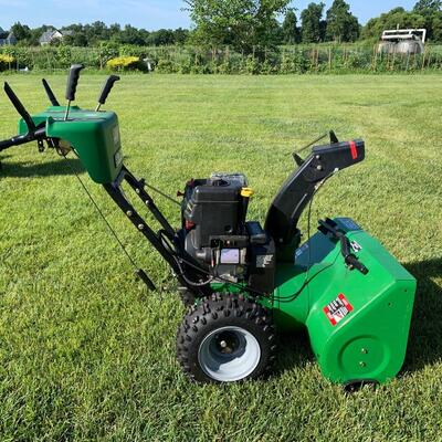Lot 526R: Frontier ST1028 Snow Blower