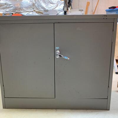 Lot 170R: Metal  Storage Cabinet - Great for Work Shop & Hobby Storage!