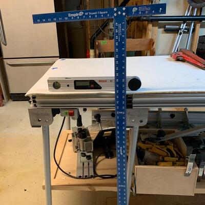 Lot 171R: Bosch Level  DWM 40L & Empire 48" Drywall T-Square