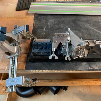 Lot 173:  Zyliss Portable All-purpose Aluminum Bench Vise/clamping System