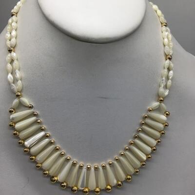 Beautiful Vintage  Beaded Necklace  Not Plastic