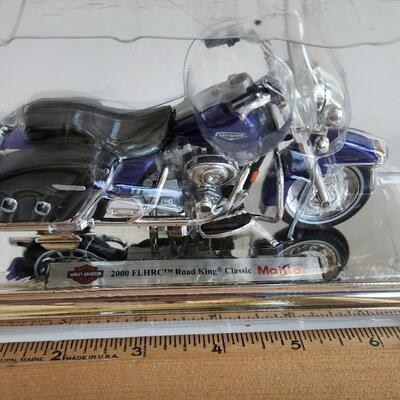 LOT 509RP: Collection of Miscellaneous Harley Davidson Member Items