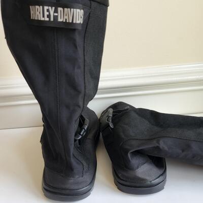 LOT 510RP: Harley Davidson Boot Covers & Bike Handle/Grips