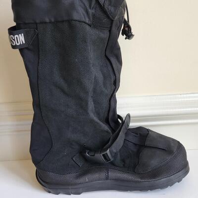 LOT 510RP: Harley Davidson Boot Covers & Bike Handle/Grips