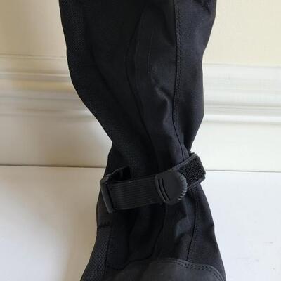LOT 510RP: Harley Davidson Boot Covers & Bike Handle/Grips