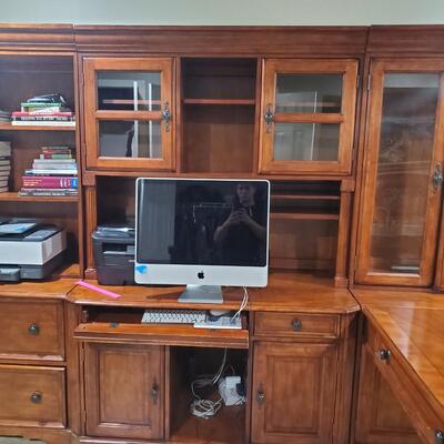 LOT 152G: Beautiful Wood Office Desk