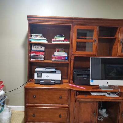 LOT 152G: Beautiful Wood Office Desk