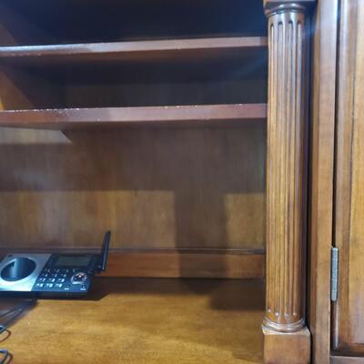 LOT 152G: Beautiful Wood Office Desk