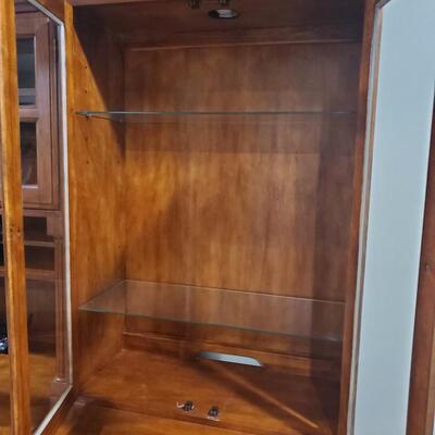 LOT 152G: Beautiful Wood Office Desk