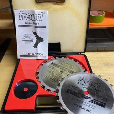 Lot 200G: Super Dado Freud  Blades SD 506 & SD508