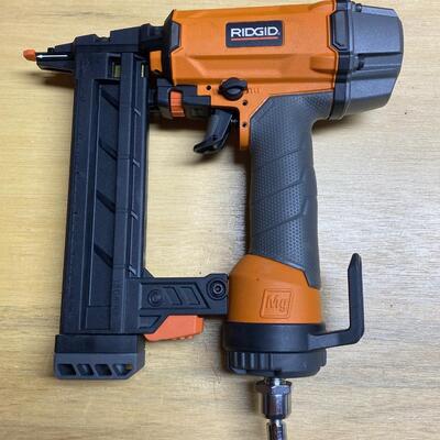 Lot 201G: Ridgid Pneumatic Nailer w/Staples