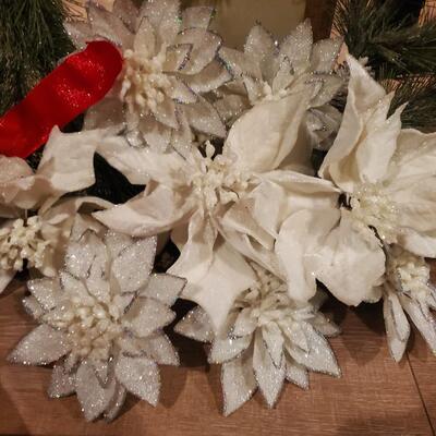 LOT 154G: Christmas Wreaths, Stockings