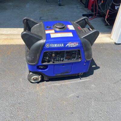 Lot900G: Yamaha EF3000iSEB Generator
