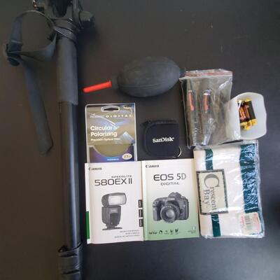 LOT 156G: Canon Ultrasonic Lens Camera & Light Management System