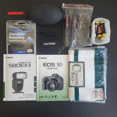 LOT 156G: Canon Ultrasonic Lens Camera & Light Management System