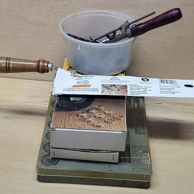 LOT 176G: Collection of Vintage Woodworking Tools