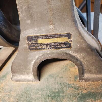LOT 178G: Vintage Walker-Turner Company Inc. Band-Saw