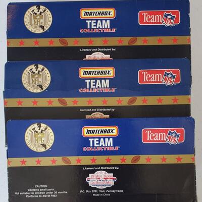 lot 180G: 6 Collectable 1994 NFL Licensed Toy Trucks