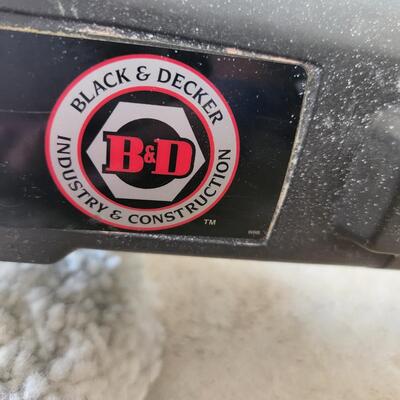 LOT 542RP: Black & Decker and Craftsman Sander/Polishers