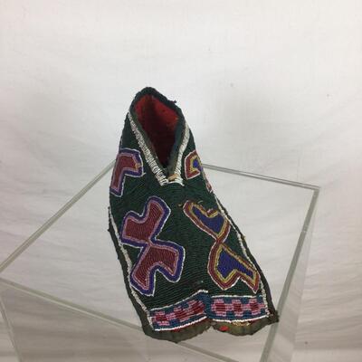 5497 Vintage Native American Beadwork