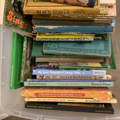 5515 Lot of Childrenâ€™s Vintage Book