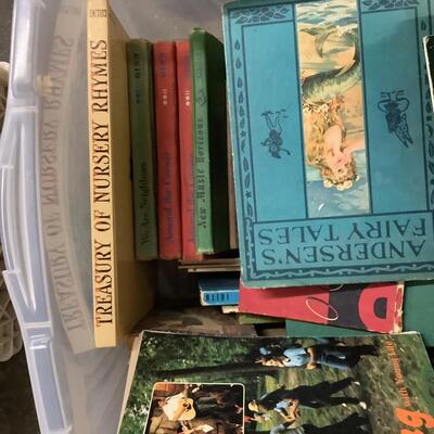5515 Lot of Childrenâ€™s Vintage Book