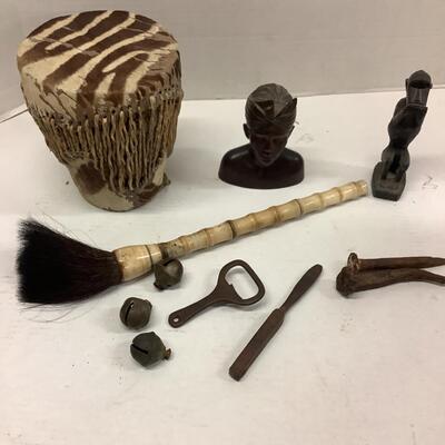 Lot. 5522 Vintage African Art