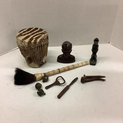 Lot. 5522 Vintage African Art