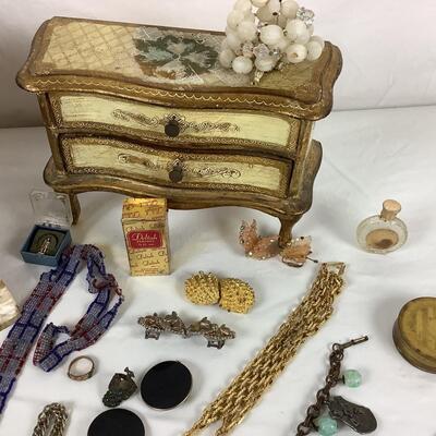 Lot. 5524. Antique Jewelry & Jewelry Boxes