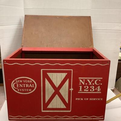 Lot. 5525. New York Central System Vintage Rolling Toy Chest