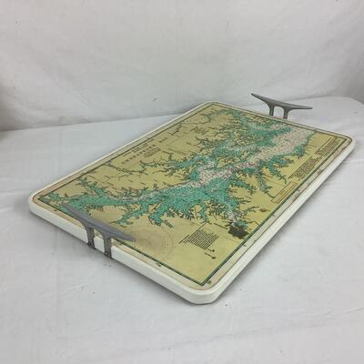 Lot. 5527  Chesapeake Bay Map Serving  Tray & Sea Shell Cutting Board