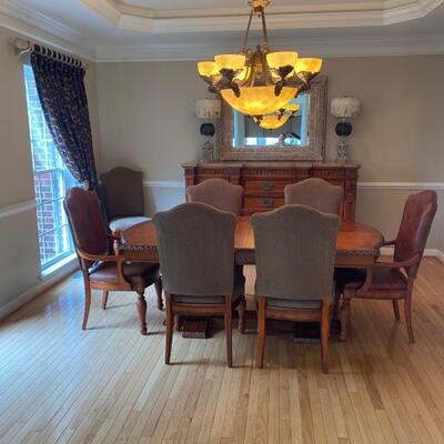 Lot 700G: Hickory White  Dinning Table and 8 Chairs