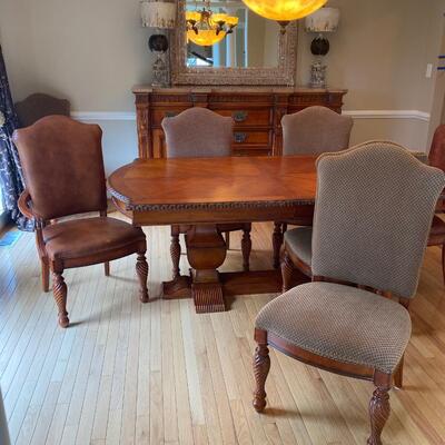 Lot 700G: Hickory White  Dinning Table and 8 Chairs