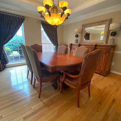 Lot 700G: Hickory White  Dinning Table and 8 Chairs