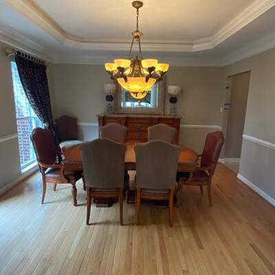 Lot 700G: Hickory White  Dinning Table and 8 Chairs