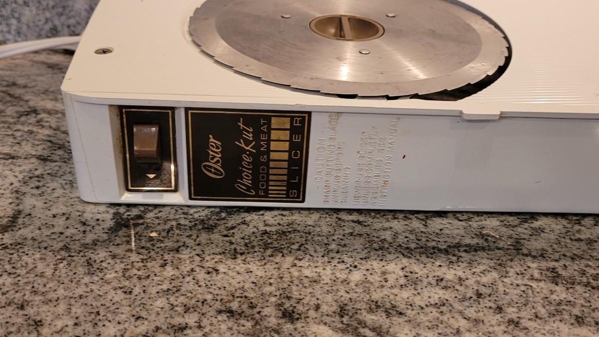 Lot 22 OSTER Choice Kut Food & Meat Slicer