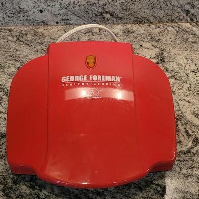 Lot 23: GEORGE FOREMAN Small Electric Grill