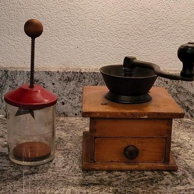 Lot 47: Antique/Vintage Coffee Grinder and Food Chopper