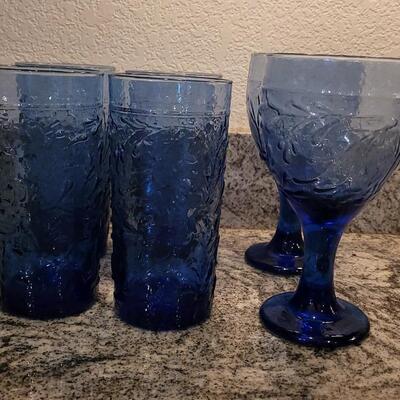 Lot 54: Beautiful Blue Glassware Set